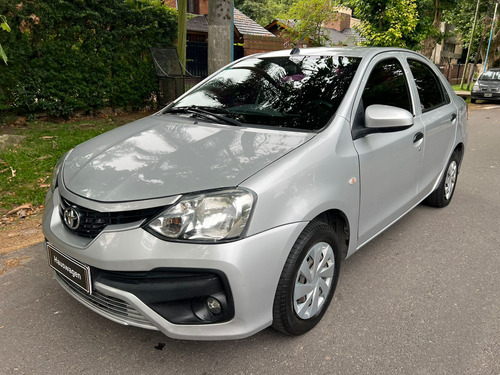 D_894018-MLA100763918497_122025-O Toyota Etios 1.5 X 6mt My19 Jb