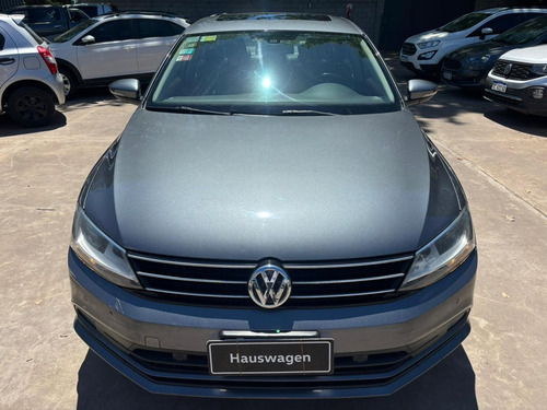 Volkswagen Vento 2.5 Luxury 170cv Tiptronic - Us