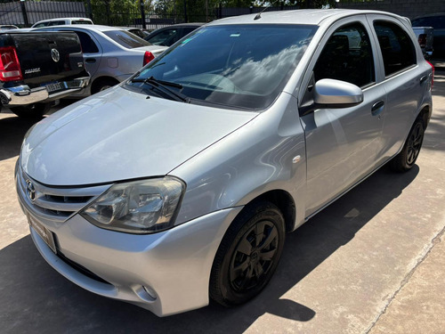 D_713779-MLA104008884741_012026-O Toyota Etios 1.5 X - Us