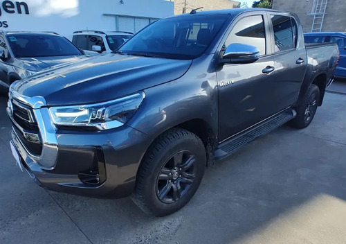 D_620959-MLA106955161044_022026-O Toyota Hilux Pick-up 2.8 Cd Srv 177cv 4x4 At