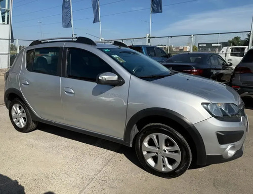 Renault Sandero Stepway 1.6 Privilege 105cv