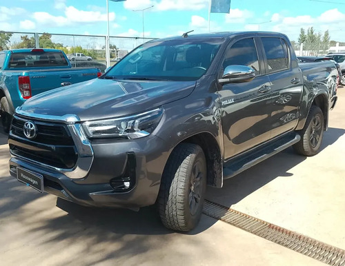 D_892896-MLA106977041396_022026-O Toyota Hilux Pick-up 2.8 Cd Srv 204cv 4x4 At