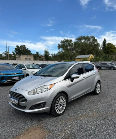 Ford Fiesta Kinetic 1.6 Titanium 120cv - Mv