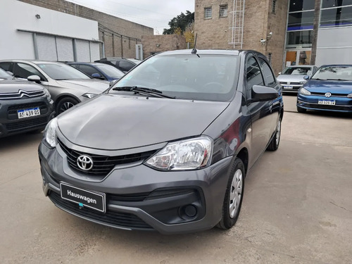 D_822955-MLA112392623539_052026-O Toyota Etios 1.5 X 6mt My19 - Gauna