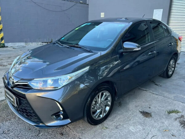 D_628934-MLA115444250967_082026-F Toyota Yaris 1.5 107cv Xls Sedan