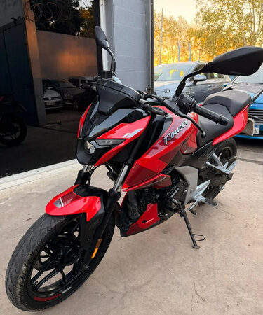 Bajaj Rouser N250